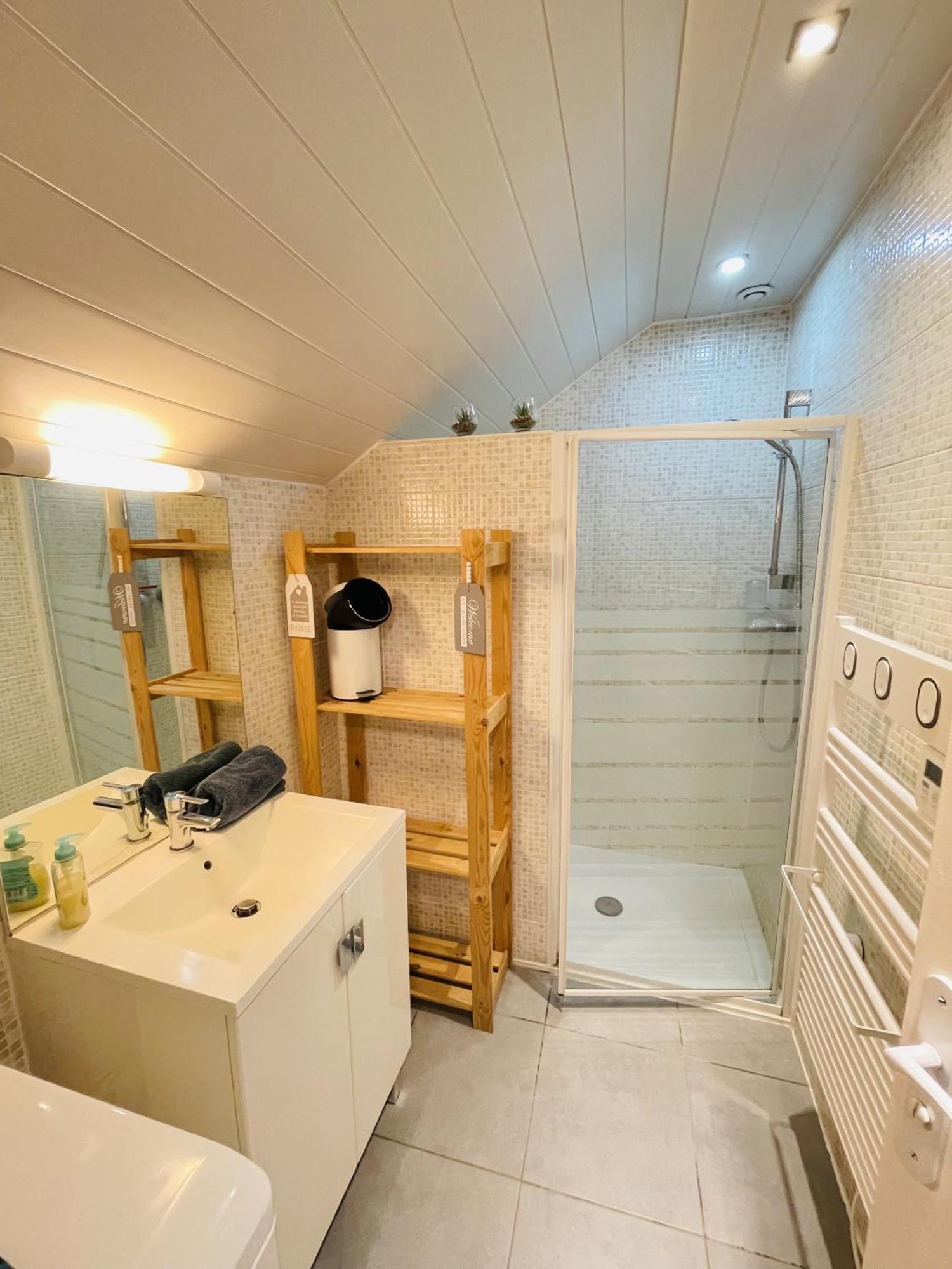 Le Lodge Spa Saint-Laurent-d'Andenay 외부 사진
