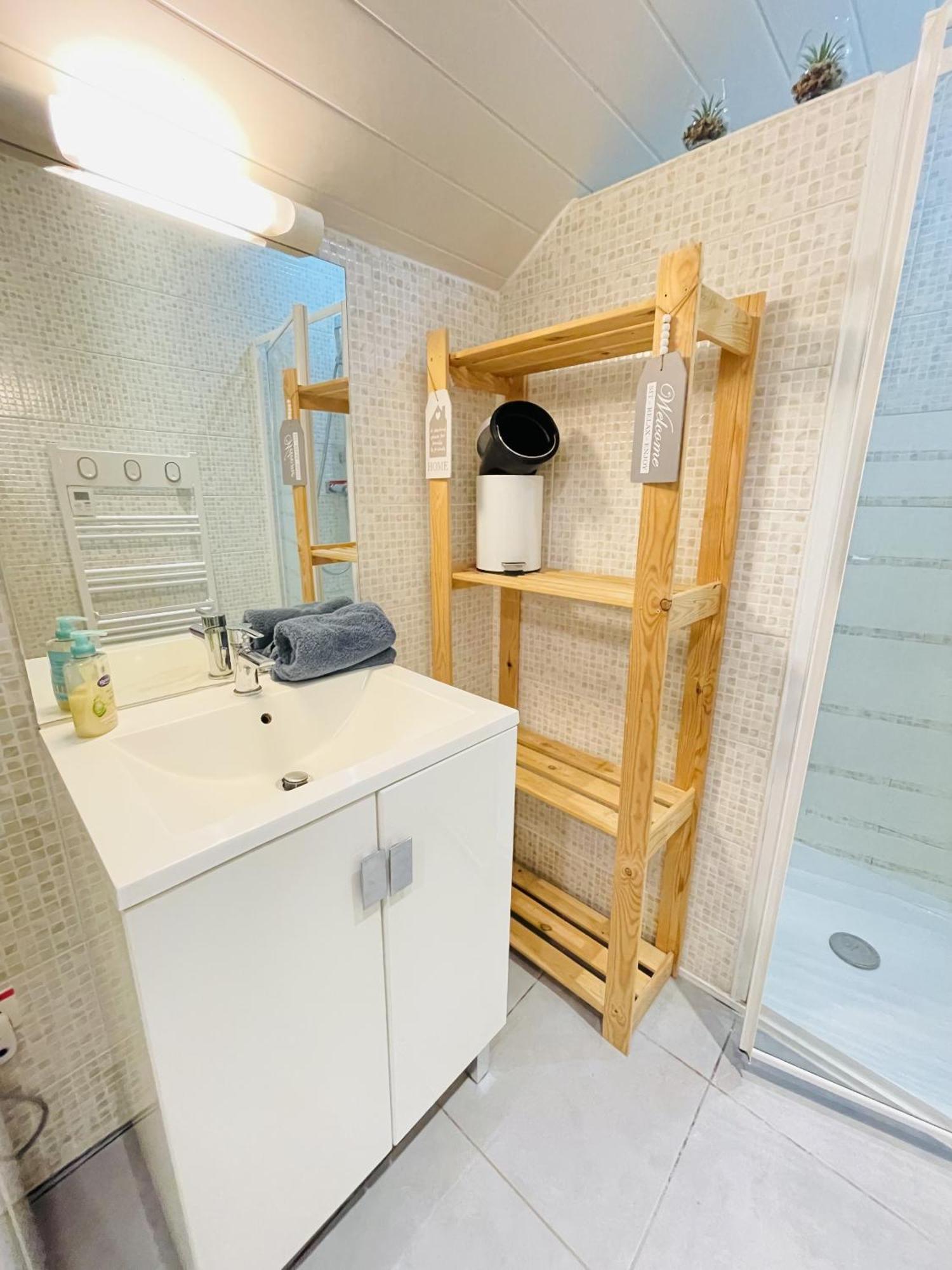 Le Lodge Spa Saint-Laurent-d'Andenay 외부 사진