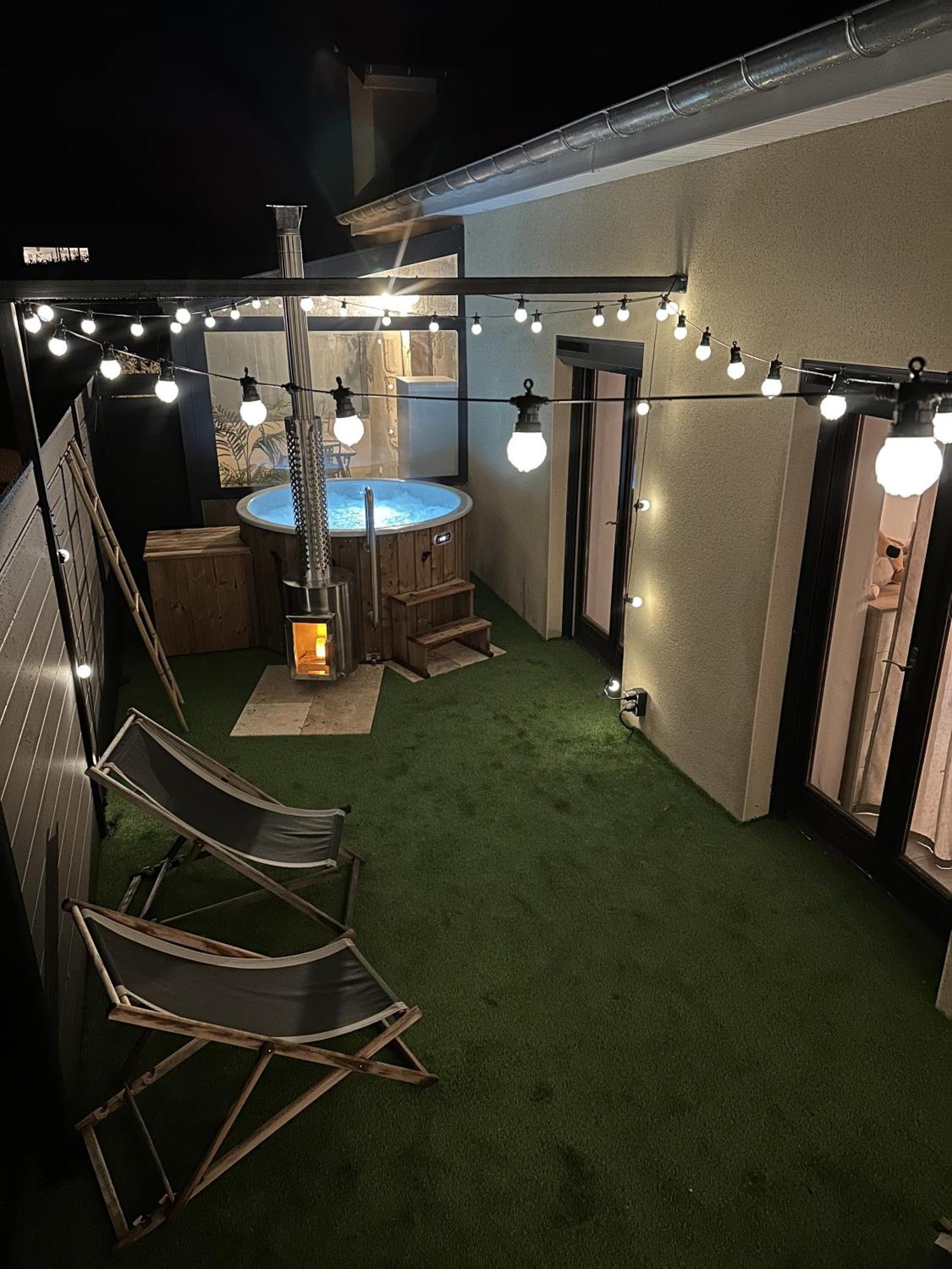 Le Lodge Spa Saint-Laurent-d'Andenay 외부 사진